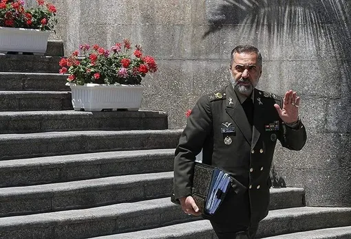 وزیر دفاع:خودمان تولیدکننده ناوشکنیم اما ممکن‌است از دانش روسیه هم استفاده کنیم