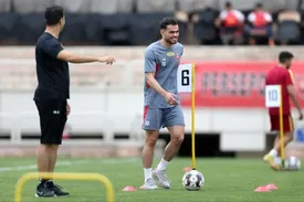 مشتری جدی برای پیراهن خاص پرسپولیس/ عکس