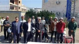 توزیع کلاه ایمنی بین موتورسواران گنبد کاووس از سوی بیمه دانا