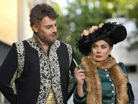 عاطفه رضوی و حامد کمیلی در پشت صحنه تئاتر «فردریک» / تصاویر