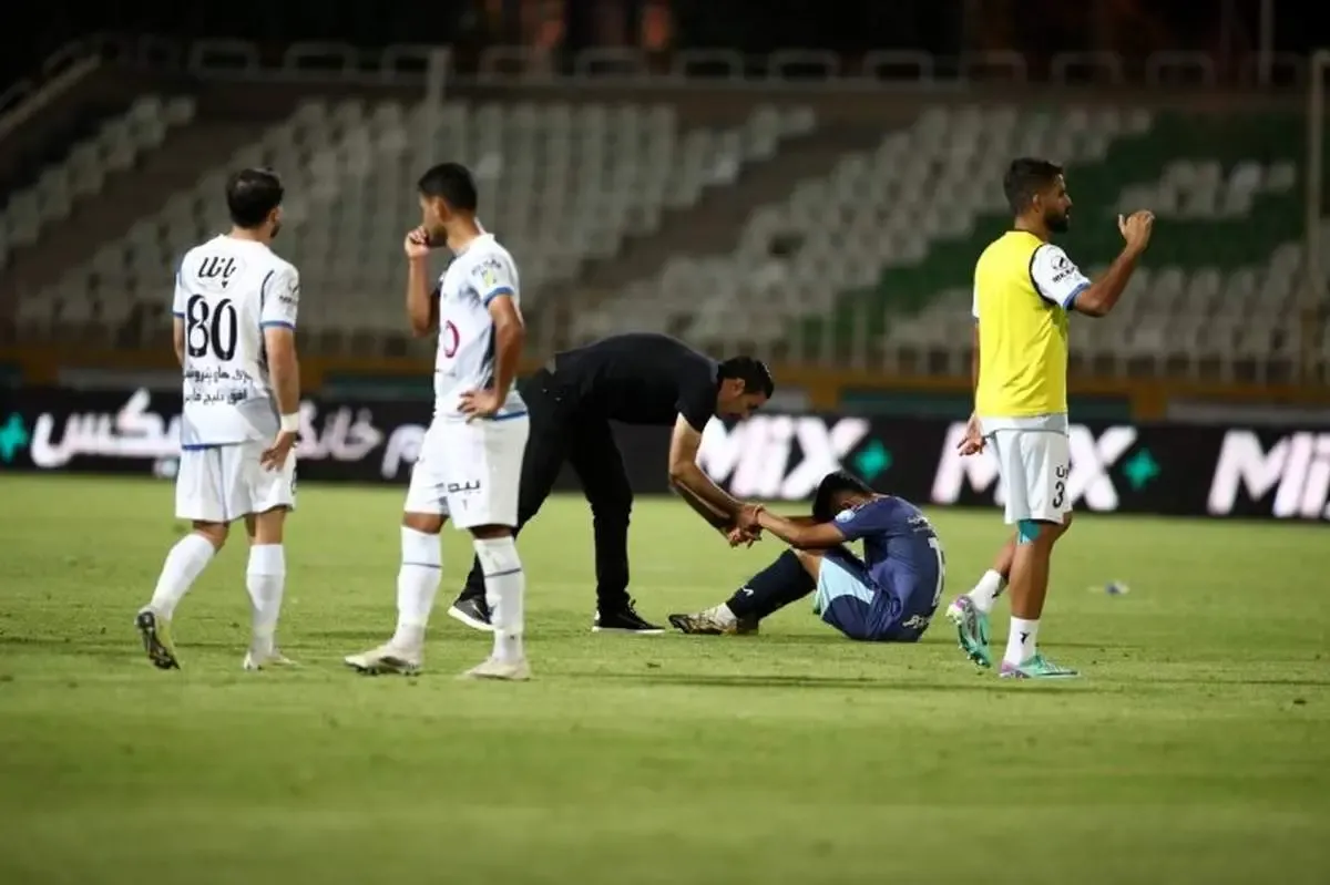 زیباترین اقدام نکونام بعد از قهرمان نشدن/ عکس