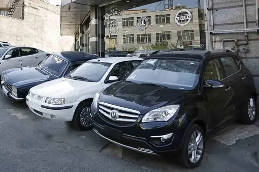 سقوط شدید قیمت خودروهای داخلی در بازار/جدول
