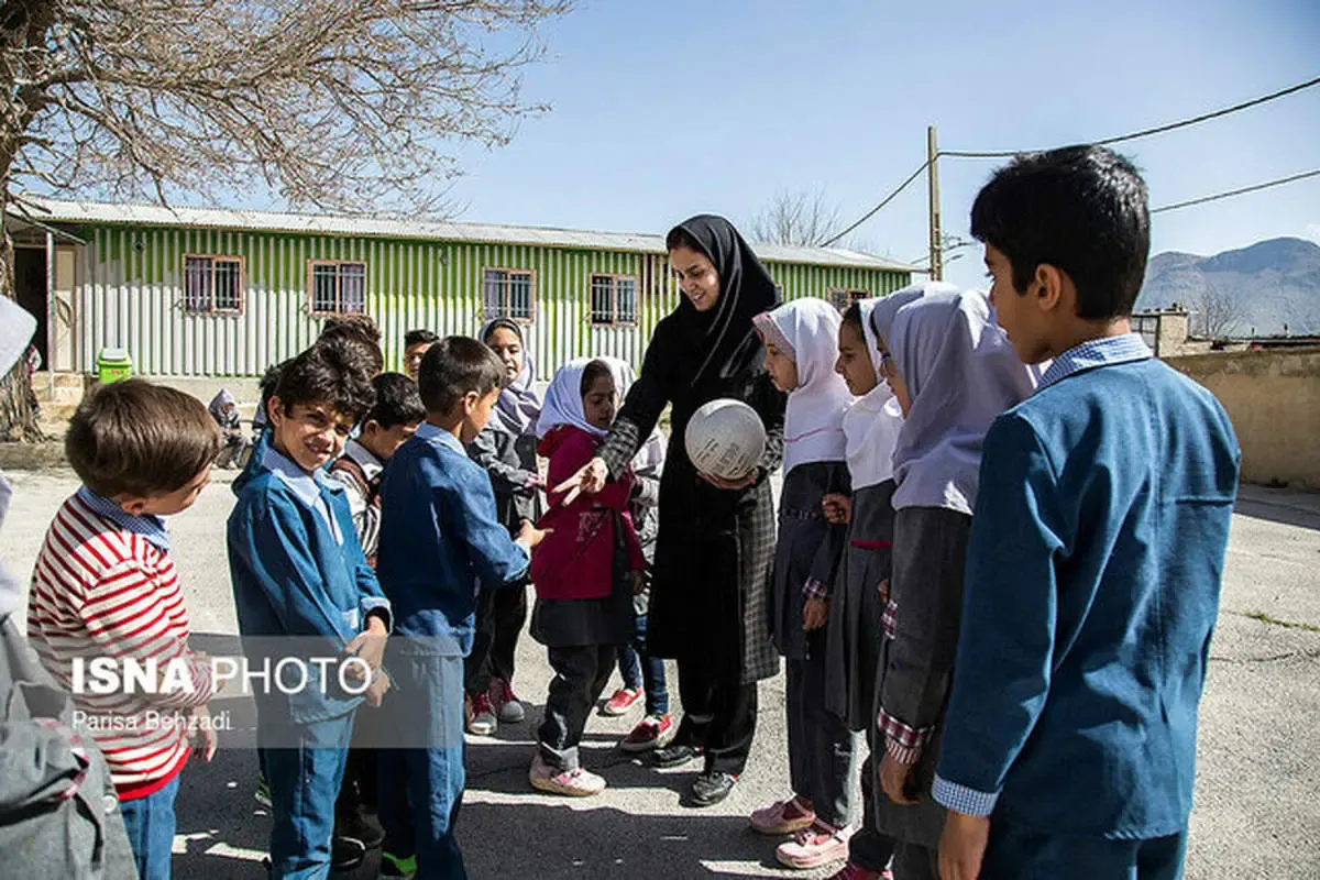 225 هزار دانش‌آموز در محرومیت شدید به سر می‌برند