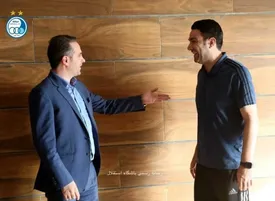 حمله هواداران استقلال به جواد نکونام/  فقط می خواستی تیم ما را بیچاره کنی؟