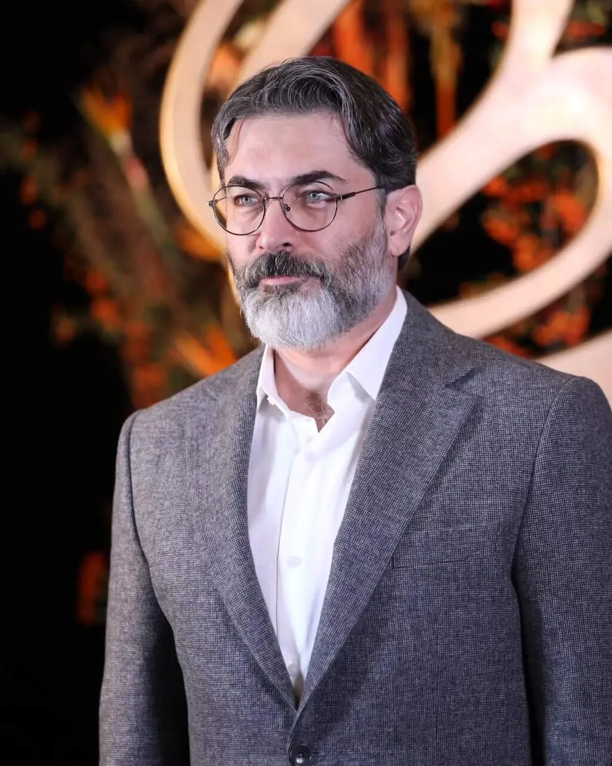 پارسا پیروزفر با چهره پیر و ریش بلند/ عکس