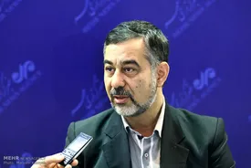 معیار رشد سیاسی دوری یا نزدیکی به صاحبان قدرت است