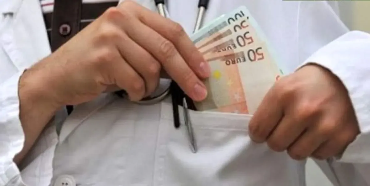 چند درصد پزشکان زیرمیزی می‌گیرند؟