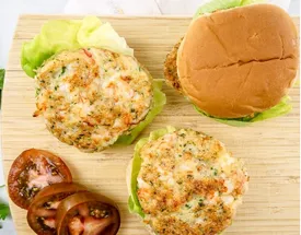 برگر میگو؛ فست‌فود سالم با عطر دریا