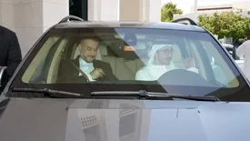 ببینید | رانندگی وزیر خارجه امارات برای امیرعبداللهیان