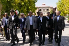 گشت و گذار عاصم منیر قبل از ترک تهران