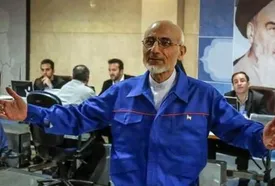 نمایش انتخاباتی میرسلیم با لباس کارگر