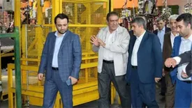 مدیرعامل بانک صادرات ایران از دو شرکت خودروساز در کرمان بازدید کرد