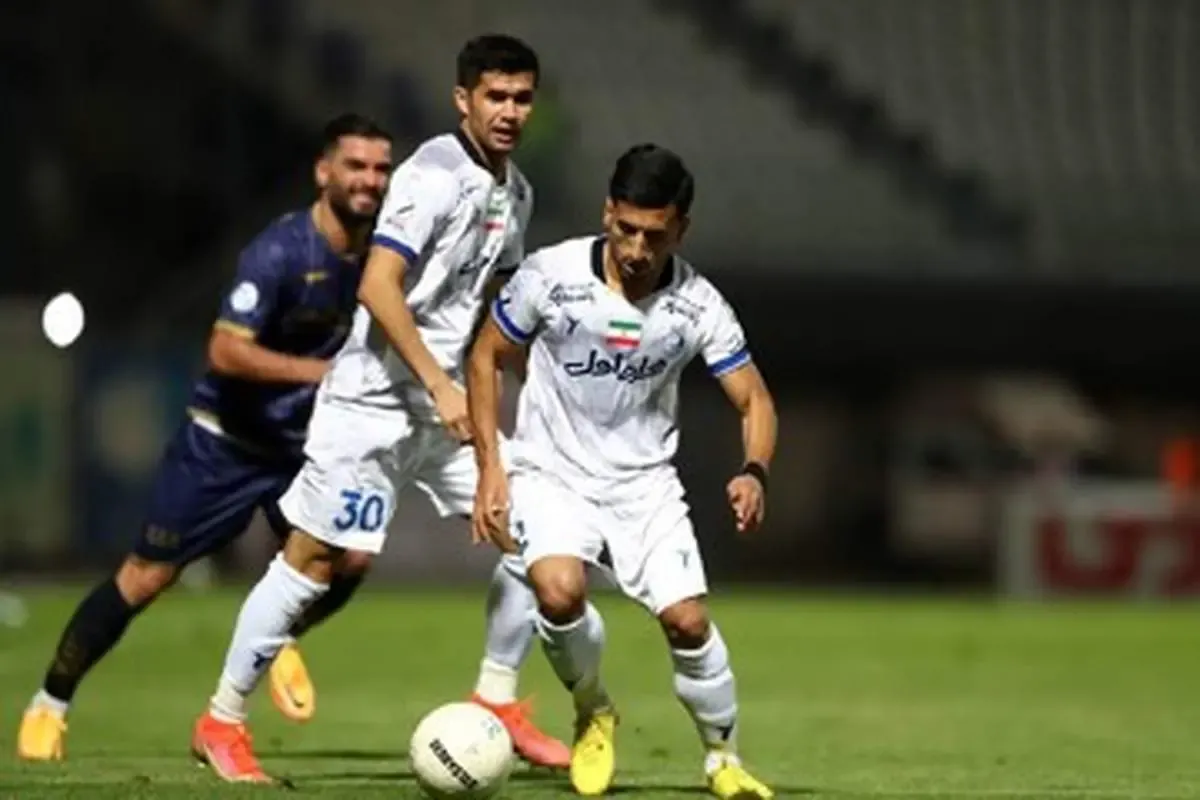 تعریف مدافع استقلال از وحید  کاظمی؛ یکی از بهترین داوران لیگ است