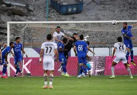 دو گزینه خارجی جذاب برای نیمکت استقلال معرفی شد!