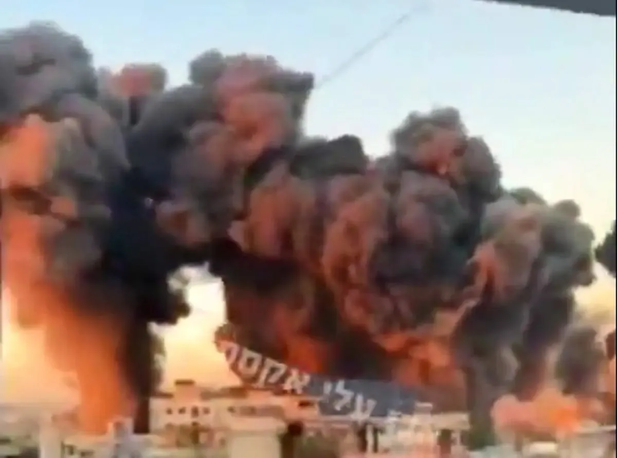 حمله گسترده اسرائیل به ضاحیه بیروت/ اسرائیل: مقر مرکزی حزب‌الله  را بمباران کردیم