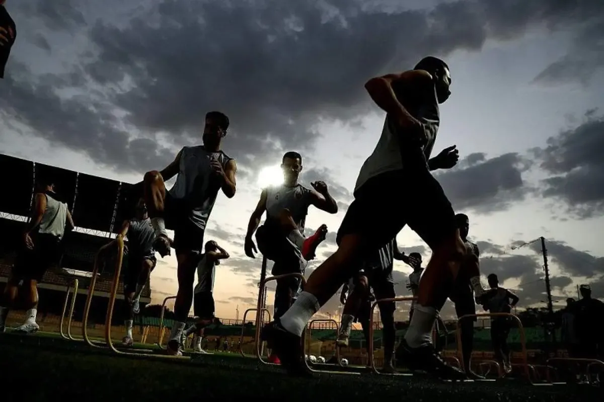 حذف یک لیست صد نفری از بازیکنان، در لیگ برتر فوتبال | کدام ستاره‌ها بدون تیم ماندند؟