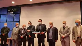 بیدبلند خلیج فارس رتبه برتر بخش ویژه شانزدهمین جشنواره ملی انتشارات روابط عمومی را کسب کرد