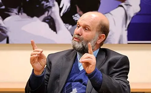 احمدی نژاد دستش خالی است