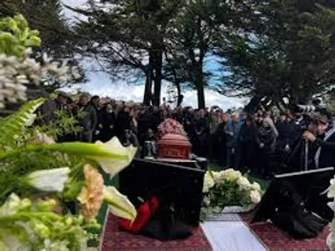 بهرام بیضایی در آمریکا به خاک سپرده شد/ فیلم