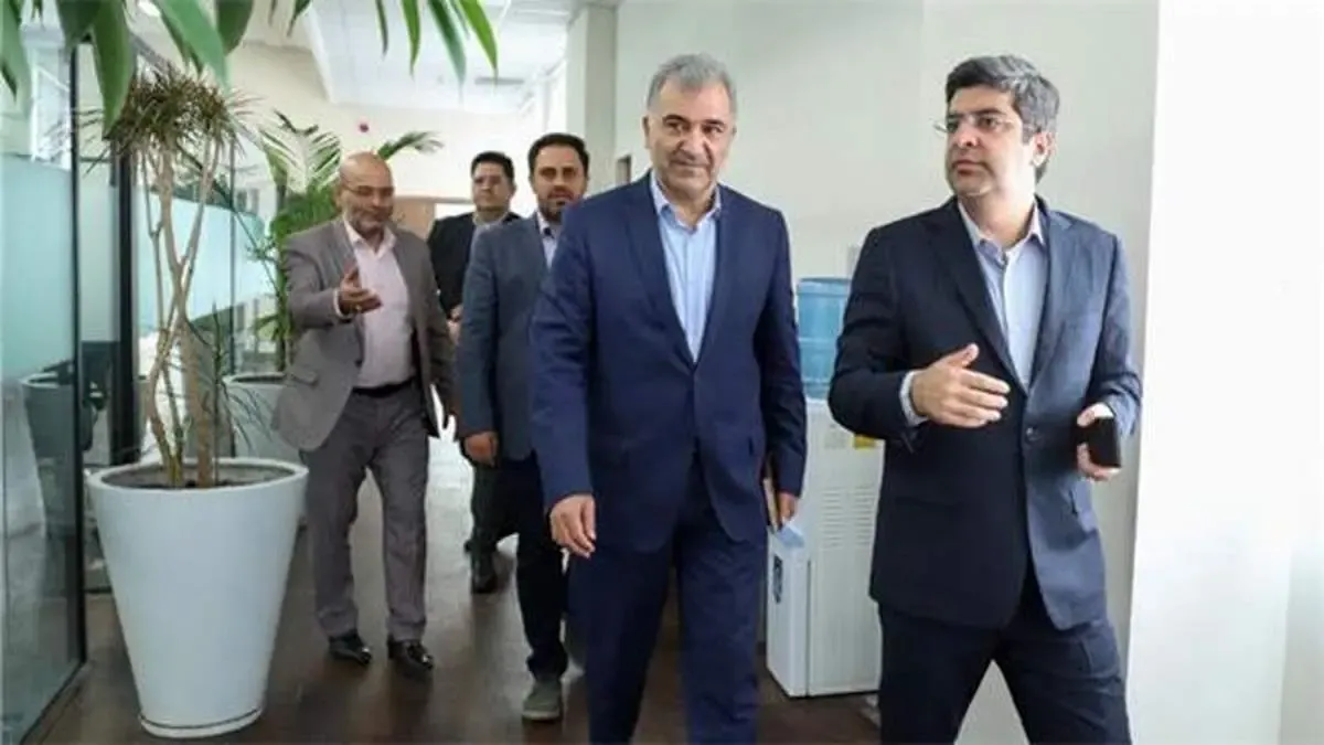 بازدید مدیرعامل بانک دی از موسسه مطبوعاتی بازار پول و ارز