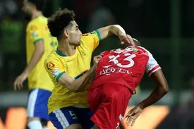 مهار عبدالکریم حسن با فنون رزمی!