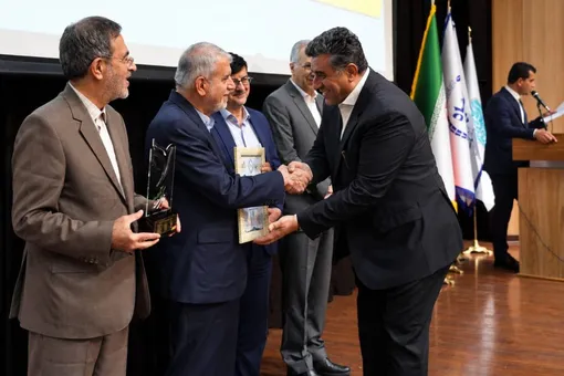 درخشش شرکت توسعه گردشگری ایران در سومین جایزه ملی تعالی صنعت گردشگری/سه جایزه به هتل های لاله رسید