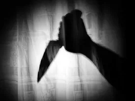 سلفی خانواده مقتول با قاتل به دار آویخته شده