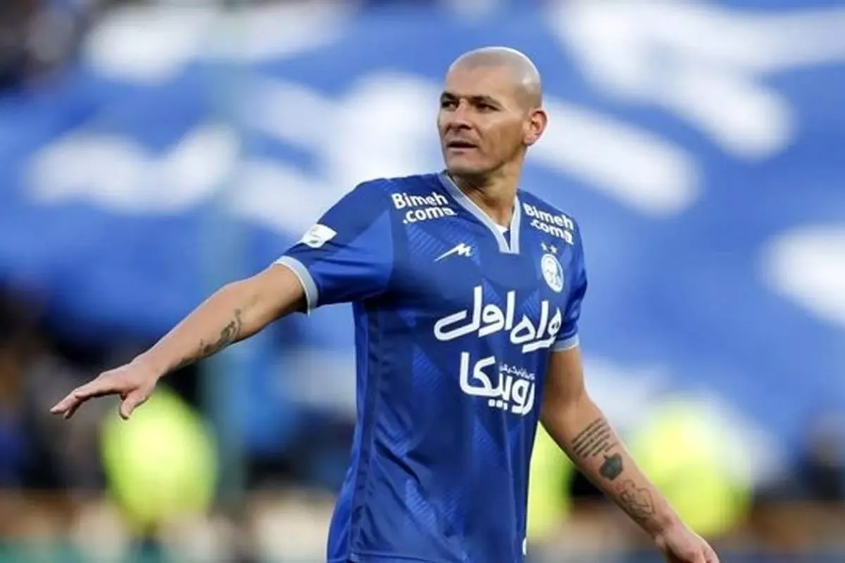 استقلال قید مدافع برزیلی را زد