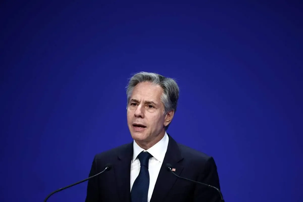 بلینکن با جلیقه ضد گلوله وارد بغداد شد + عکس