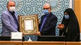 تقدیر وزیر بهداشت از حمایت‌های مالی و تجهیزاتی فولاد مباركه در پیشگیری، مهار و درمان كرونا