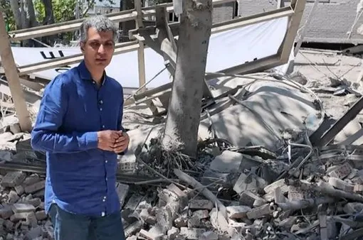 بازدید عادل فردوسی‌پور از دانشگاه صنعتی شریف