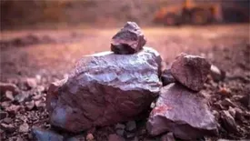 پذیرش ۳۰۰ هزار تن کلوخه سنگ آهن «سنگان» در بورس کالا