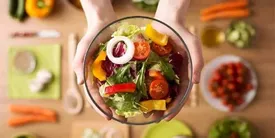 چه ساعتی غذا بخوریم