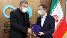 تجلیل معاون فرهنگی بنیاد شهید از مدیرعامل بانک دی