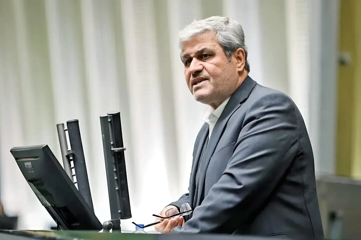 تاجگردون رو در رو با تندرو ها