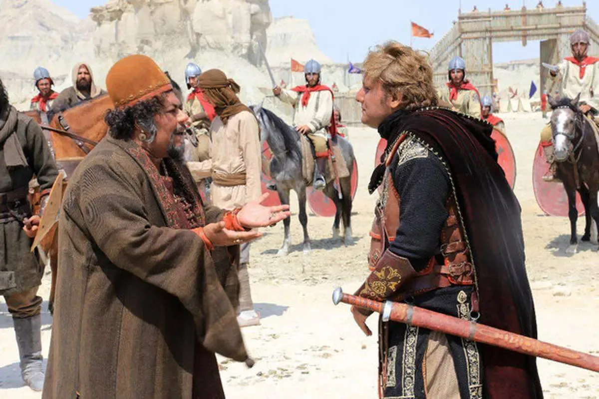 فرهاد اصلانی جلوی دوربین داوود میرباقری/ عکس