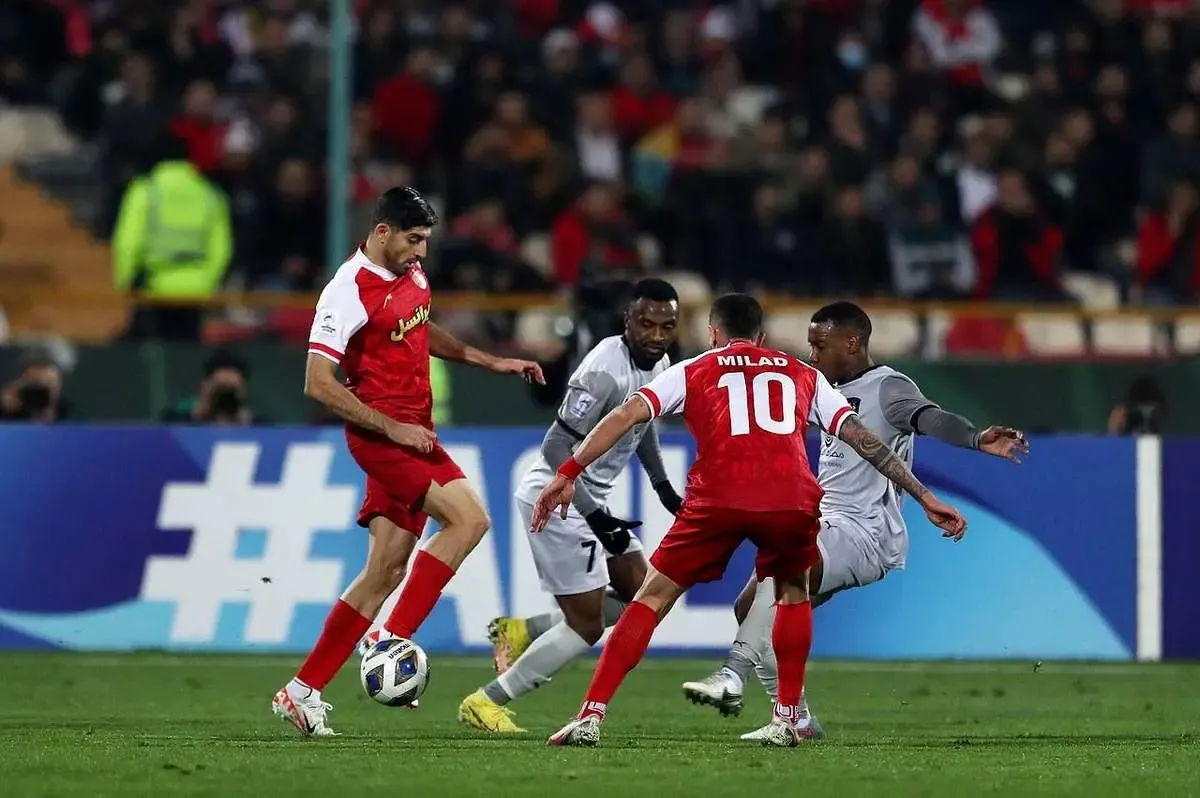 فیلم/ شعارهای تند هواداران  علیه گل‌محمدی  و درویش!