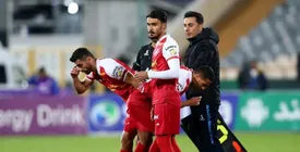 جلسه اضطراری کمیته داوران برای رفتار عجیب داور بازی پرسپولیس و فولاد!