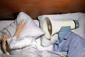 ۱۵۶ پوند در ازای یک هفته خروپف!