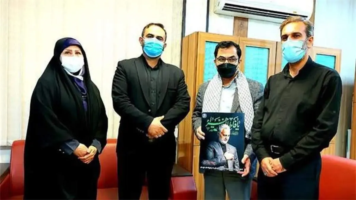 تجلیل از مدیر روابط‌ عمومی شرکت فولاد خوزستان