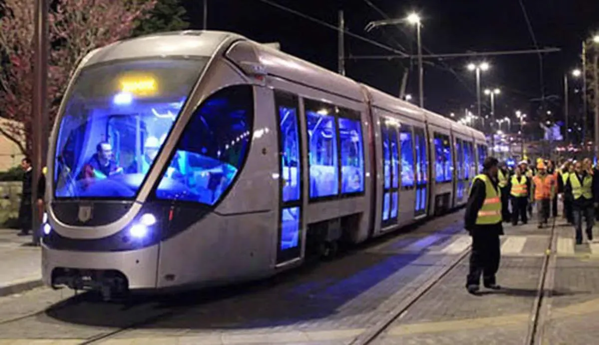 افسانه تراموا این بار با چرخ‌های لاستیکی!