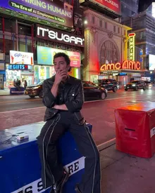 ژست‌های نوید محمدزاده در آمریکا/ ببینید