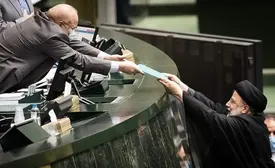 جدول‌های بودجه در مسیر مجلس _ دولت گم شد؟ | اظهارات متناقض درباره ابلاغ بودجه 1402