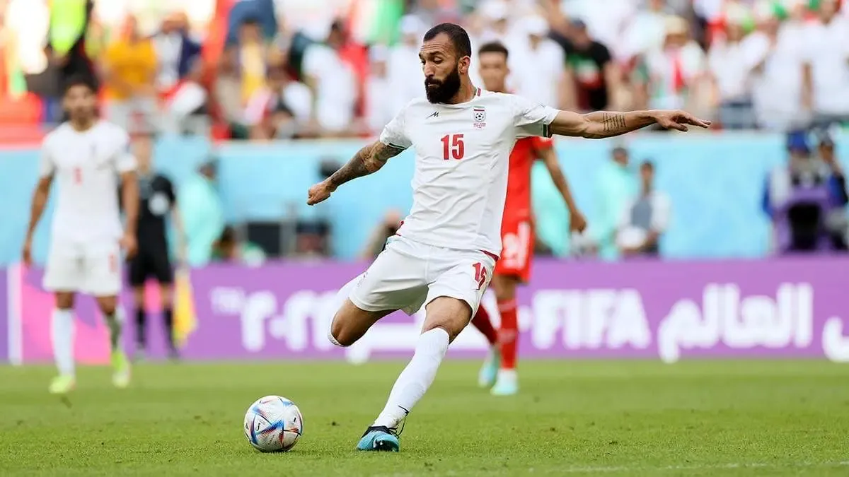 روزبه چشمی با پیراهن قرمز خبرساز شد/ عکس