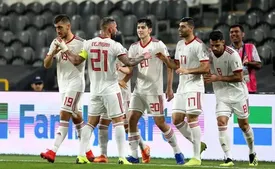 اشکان دژاگه: "باید قهرمان شوید" را از سر بیرون کنید!