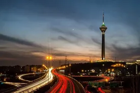 بنر خبرساز خیابانهای تهران/دختران دوباره حذف شدند!