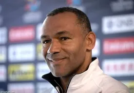 مورایس ماندنی شد