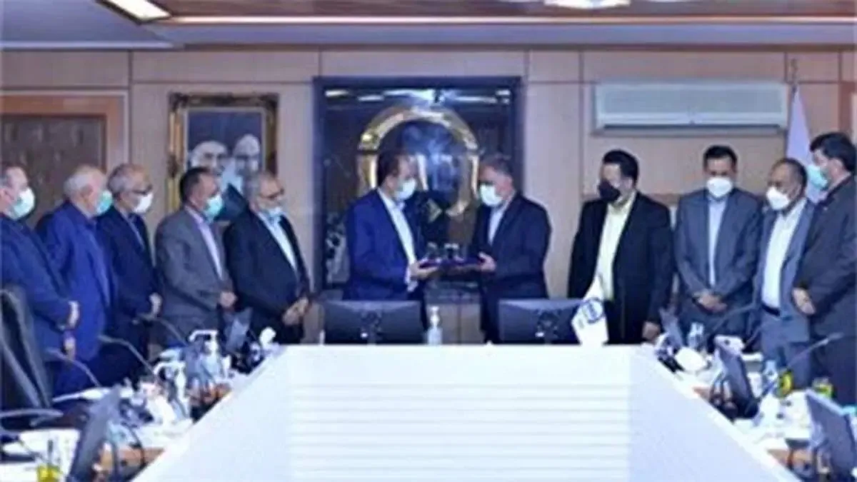 امضای تفاهم نامه بیمه آسیا و هلدینگ فرزانگان پارس نیکو