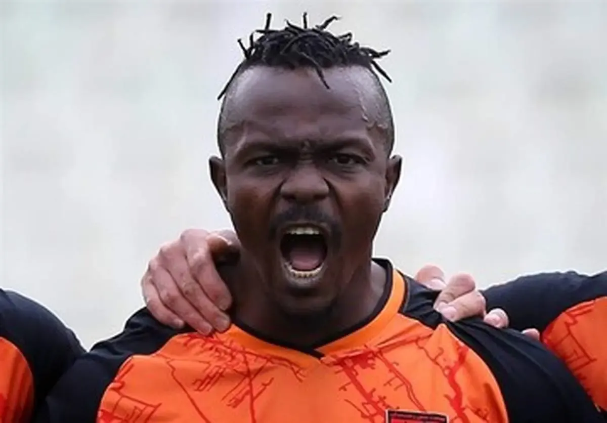 فوتبالیست پرحاشیه در ایران مُدل شد/ عکس