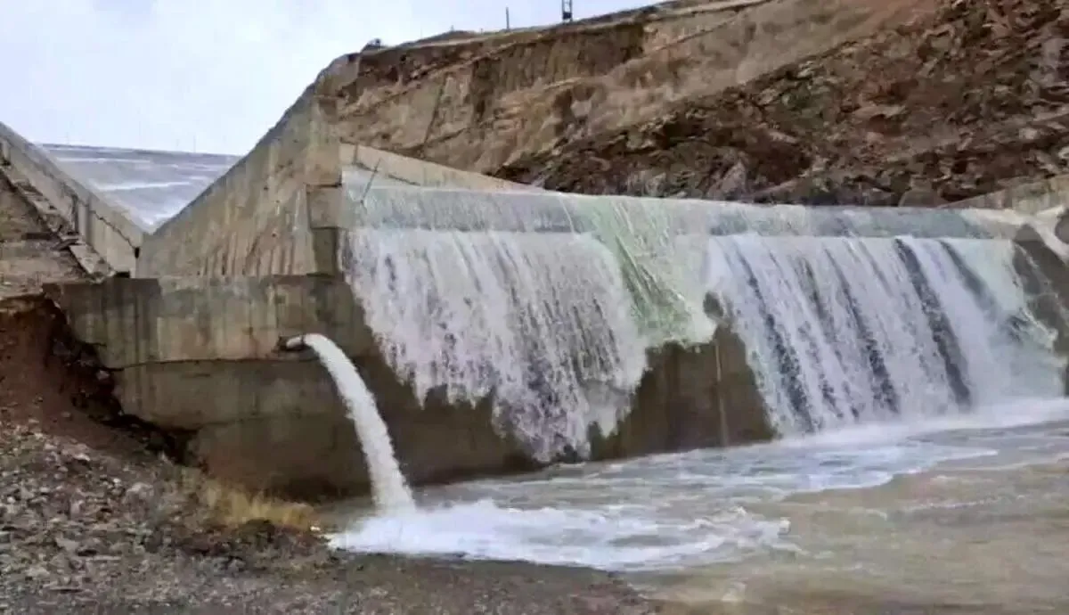 سدی که پس از چند سال، پرآب و سرریز شد